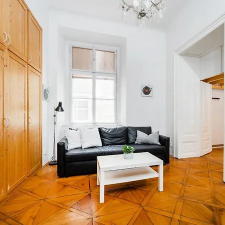 Spacious Flat In Old Town By Days Apartamento *