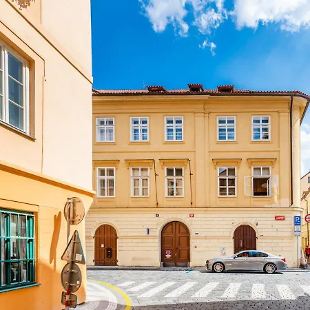 Spacious Flat In Old Town By Days * פראג