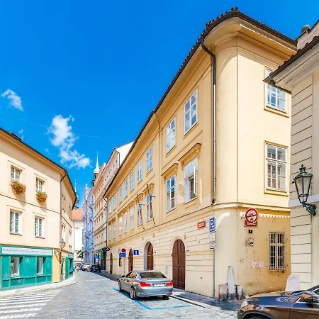 Spacious Flat In Old Town By Days Apartmán Praha